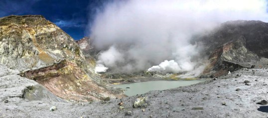 Active volcanic crater, New Zealand (Pan)