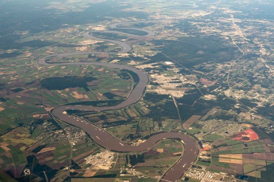 Meander bends on Mississippi River, Louisiana
